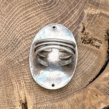 Load image into Gallery viewer, 1940s Native American NAVAJO Sterling Silver Dome Ring Floral Stampings Size 7