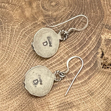 Load image into Gallery viewer, 1990s Native American NAVAJO Sterling Silver Onyx Round Dangle Earrings Stamped