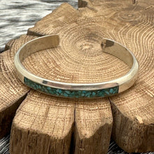 Load image into Gallery viewer, 1990s Native American NAVAJO Sterling Silver Turquoise Chip Inlay Cuff Bracelet
