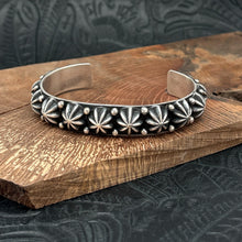Load image into Gallery viewer, HAPPY PIASSO Navajo Sterling Silver Cuff Bracelet Star Shots & Raindrops 7.125"