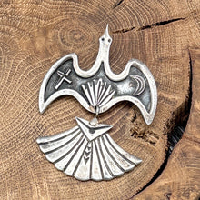 Load image into Gallery viewer, 1990s Native American NAVAJO Sterling Silver Peyote Bird Pin Articulating Tail