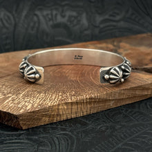 Load image into Gallery viewer, HAPPY PIASSO Navajo Sterling Silver Cuff Bracelet Star Shots & Raindrops 7.125"