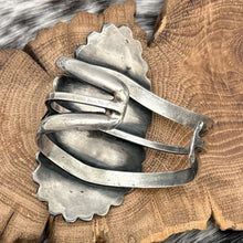 Load image into Gallery viewer, 1960s Native American NAVAJO Sterling Silver 2-Stone Turquoise Bracelet Scallops