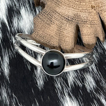 Load image into Gallery viewer, 1980s Native American NAVAJO Sterling Silver & Round Onyx Sweater Cuff Bracelet