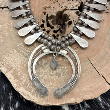 Load image into Gallery viewer, 1970s Native American NAVAJO Sterling Silver & Turquoise Naja Station Necklace