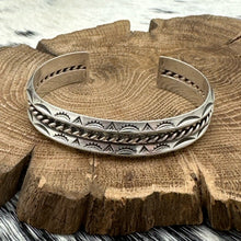 Load image into Gallery viewer, 1990s Native American NAVAJO Sterling Double Carinated Stamped Cuff Bracelet