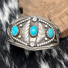 Load image into Gallery viewer, 1960s Native American NAVAJO Sterling Silver & 3 Turquoise Cuff Bracelet Leaves