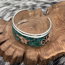 Load image into Gallery viewer, 1970s Native American NAVAJO Sterling & Turquoise Chip Inlay Cuff Bracelet Steer