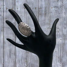 Load image into Gallery viewer, 1940s Native American NAVAJO Sterling Silver Dome Ring Floral Stampings Size 7