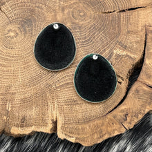 Load image into Gallery viewer, 1980s Native American NAVAJO Sterling Silver & Turquoise Bear Paw Post Earrings
