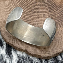 Load image into Gallery viewer, 1950s Native American NAVAJO Sterling Silver Cuff Bracelet Decorative Stampings