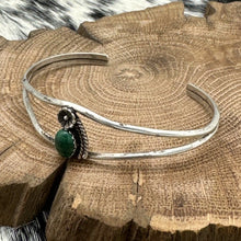 Load image into Gallery viewer, 1970s Native American NAVAJO Sterling & Oval Malachite Cuff Bracelet w/Flower