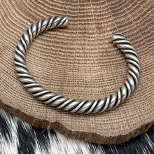 Load image into Gallery viewer, 1990s Native American NAVAJO Sterling Silver Cuff Bracelet Plain Double Twist