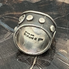 Load image into Gallery viewer, RICHARD JIM Navajo Sterling Silver Cigar Band Style Repousse Ring Size 7.75