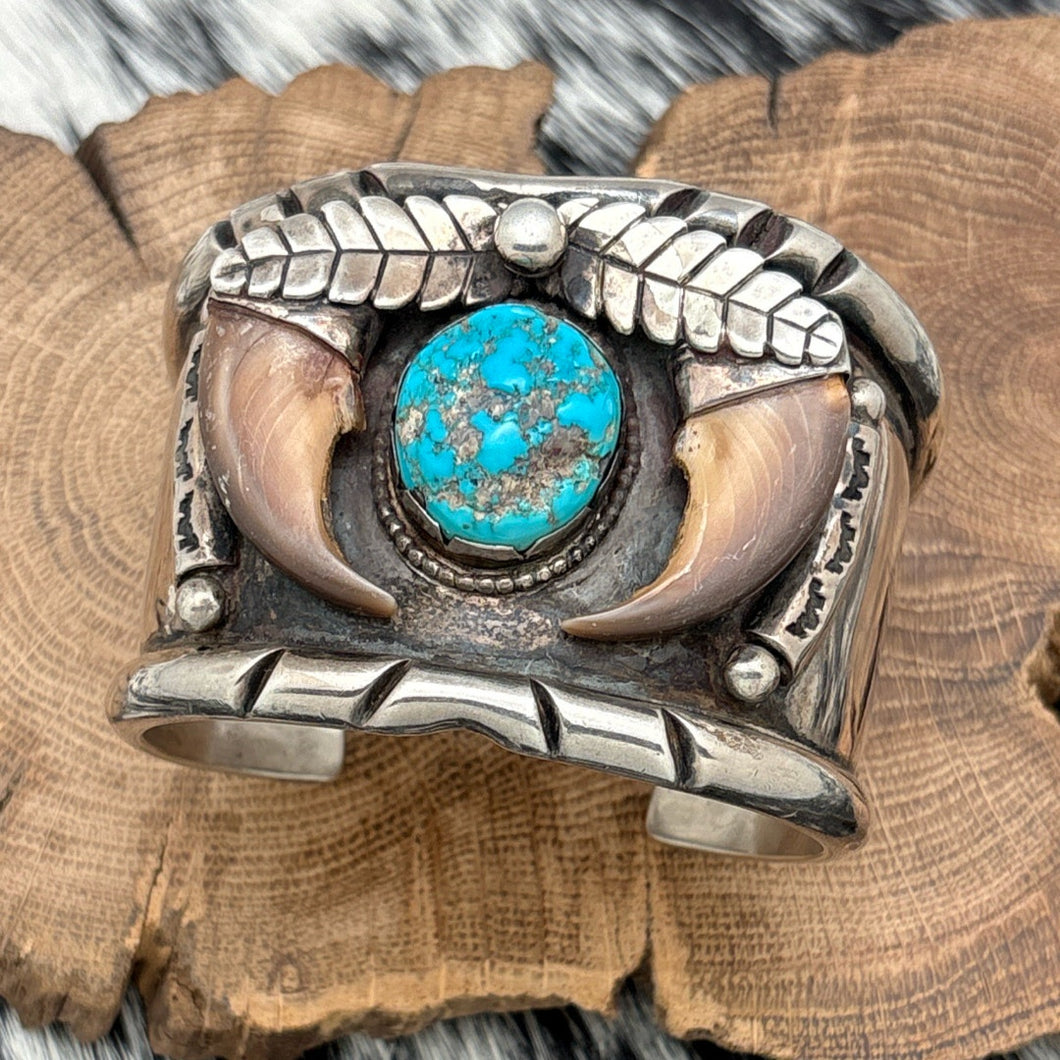 1960s Native American NAVAJO Sterling Silver Turquoise Double Claw Cuff Bracelet