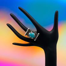 Load image into Gallery viewer, 1980s Native American NAVAJO Sterling Silver Turquoise Ring Dots Twist Wire 7.5
