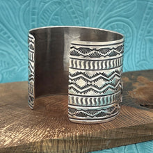 Load image into Gallery viewer, SUNSHINE REEVES Navajo Sterling Silver &amp; Turquoise Wide Cuff Bracelet Stars
