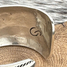 Load image into Gallery viewer, 1970s Native American NAVAJO Sterling &amp; Turquoise Chip Inlay Cuff Bracelet Steer
