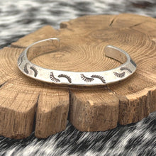 Load image into Gallery viewer, 1980s Native American NAVAJO Sterling Silver Carinated Cuff Bracelet Crescents
