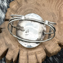 Load image into Gallery viewer, 1980s Native American NAVAJO Sterling Silver Large Onyx Cabochon Cuff Bracelet
