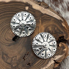 Load image into Gallery viewer, FEDERICO JIMENEZ Sterling Silver Modernist Style Flower Clip On Earrings Circles
