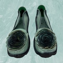 Load image into Gallery viewer, L'ARTISTE Dezi Green Leather Slip-On Loafers Shoes Floral Detail EU 40 US 9 NEW
