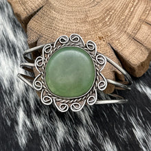 Load image into Gallery viewer, 1940s Native American NAVAJO Sterling Silver &amp; Jade Cuff Bracelet Curly Ques
