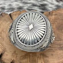 Load image into Gallery viewer, EDDY CHACO Navajo Sterling Silver Concho Design Statement Cuff Bracelet Flowers
