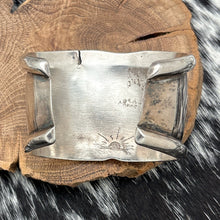 Load image into Gallery viewer, 1960s Native American NAVAJO Sterling Silver Turquoise Double Claw Cuff Bracelet
