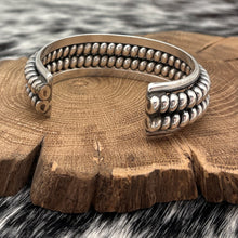 Load image into Gallery viewer, 1990s Native American NAVAJO Sterling Silver Double Row Twist Wire Cuff Bracelet
