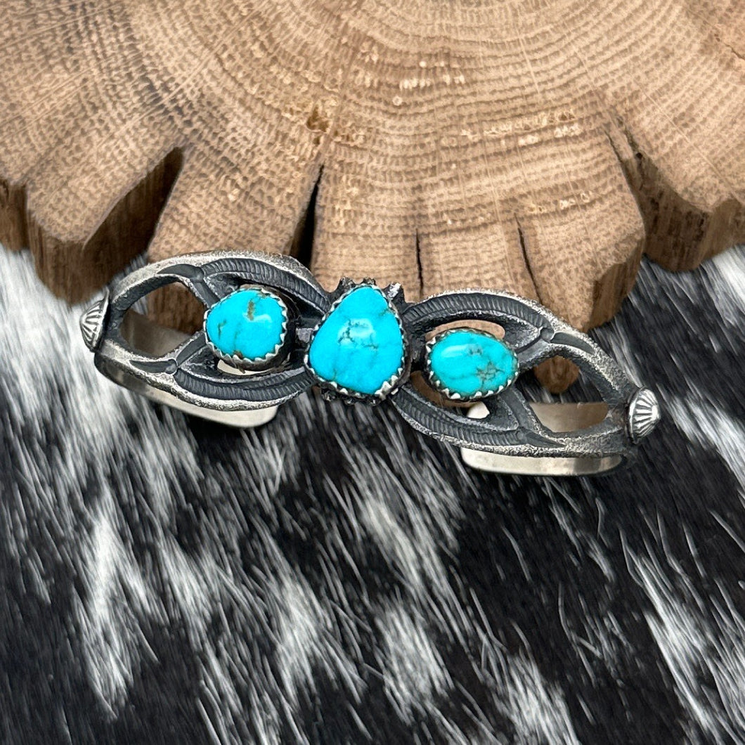 2000s EVA LINBERG BILLAH Navajo Sandcast Silver Turquoise 3-Stone Cuff Bracelet