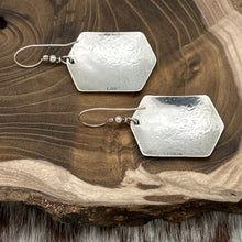 Load image into Gallery viewer, 1990s SOUTHWEST STYLE Sterling 6-Sided Stamped Hammered Earrings Signed Lori
