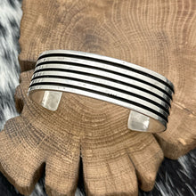 Load image into Gallery viewer, 1990s Native American NAVAJO Solid Sterling Silver Cuff Bracelet Ribbed Design
