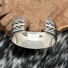 Load image into Gallery viewer, ALLISON SNOWHAWK LEE Navajo Sterling Silver &amp; 3-D Mounted Sugilite Cuff Bracelet
