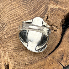 Load image into Gallery viewer, 1950s Native American NAVAJO Sterling Silver &amp; Pointed Turquoise Ring Size 11.75
