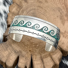 Load image into Gallery viewer, 1970s GIBSON GENE Navajo Sterling Turquoise Chip Inlay Cuff Bracelet Waves
