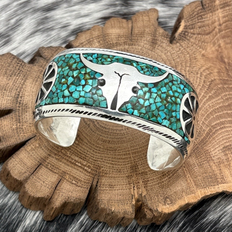 1970s Native American NAVAJO Sterling & Turquoise Chip Inlay Cuff Bracelet Steer