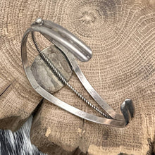Load image into Gallery viewer, Vintage Native American NAVAJO Sterling &amp; Onyx Cuff Bracelet Sunrise Stampings
