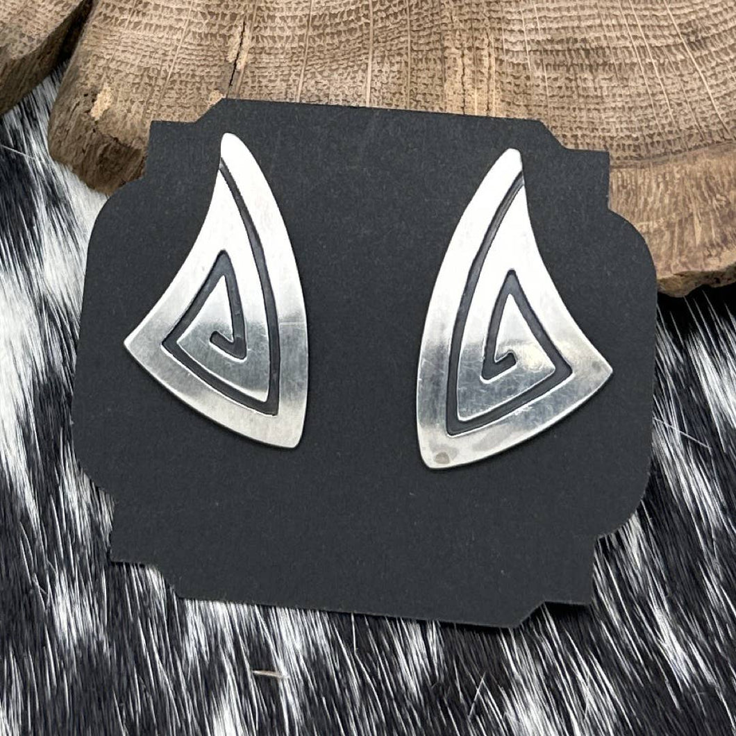1990s WILL DENETDALE Navajo Sterling Silver Geometric Triangle Post Earrings