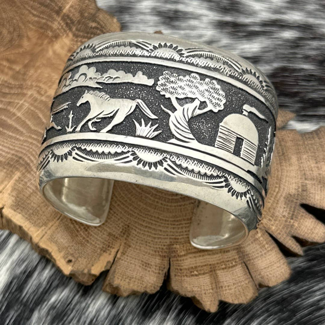 TOMMY SINGER Navajo Sterling Silver Large Storyteller Bracelet Running Horses