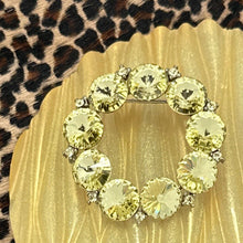 Load image into Gallery viewer, VINTAGE 1950s WEISS Silvertone Jonquil Yellow Rivoli Rhinestone Round Circle Pin
