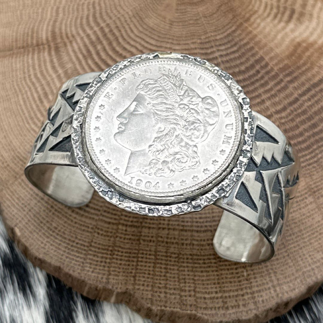 NATIVE AMERICAN / MEXICAN Sterling Silver 1904 Morgan Dollar Cuff Bracelet