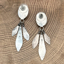 Load image into Gallery viewer, Vintage NATIVE AMERICAN Sterling &amp; Onyx Post Dangle Earrings Stylized Feathers
