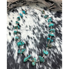 Load image into Gallery viewer, Vintage NATIVE AMERICAN Turquoise Nugget &amp; Heishi Beaded Necklace 20.5&quot;
