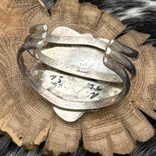 Load image into Gallery viewer, 1950s Native American NAVAJO Sterling Silver &amp; Turquoise Cluster Cuff Bracelet
