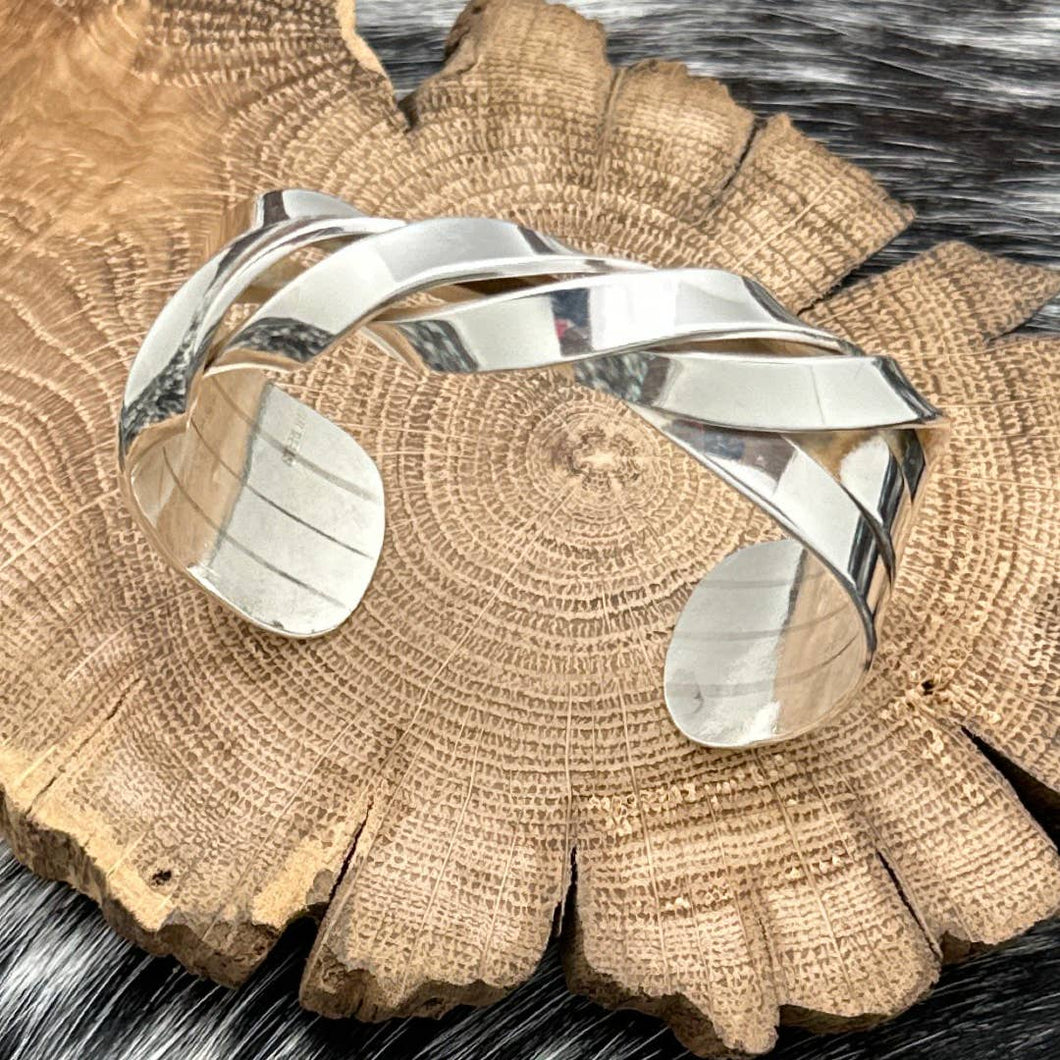 Native American NAVAJO Sterling Silver Contemporary Style Cuff Bracelet Twist