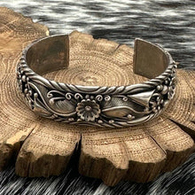 Load image into Gallery viewer, 1970s Native American NAVAJO Sterling Silver Floral Decorated Cuff Bracelet
