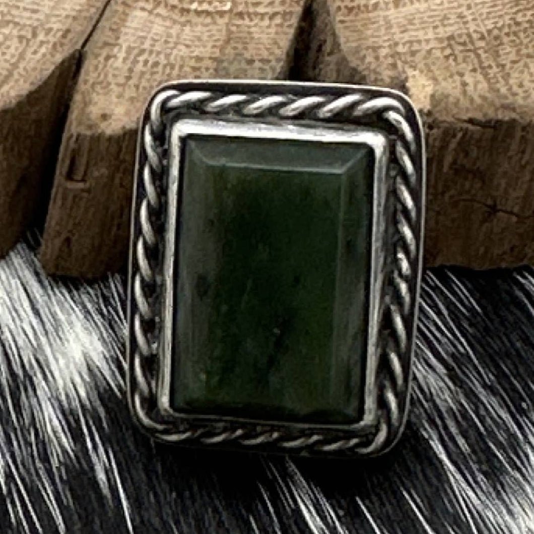 1960s Native American NAVAJO Sterling Silver & Jade Rectangular Stone Ring 5.75