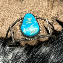 Load image into Gallery viewer, 1970s Native American NAVAJO Sterling &amp; Turquoise Cuff Bracelet Teardrop Stone
