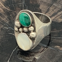 Load image into Gallery viewer, Vintage Native American Sandcast Silver Malachite Mother Of Pearl Ring Size 13
